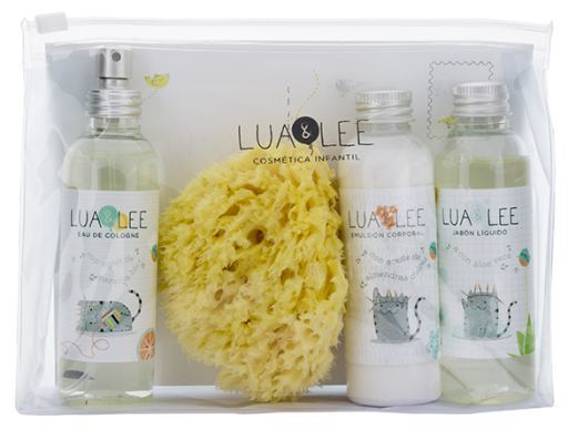 Travel kit with natural sponge